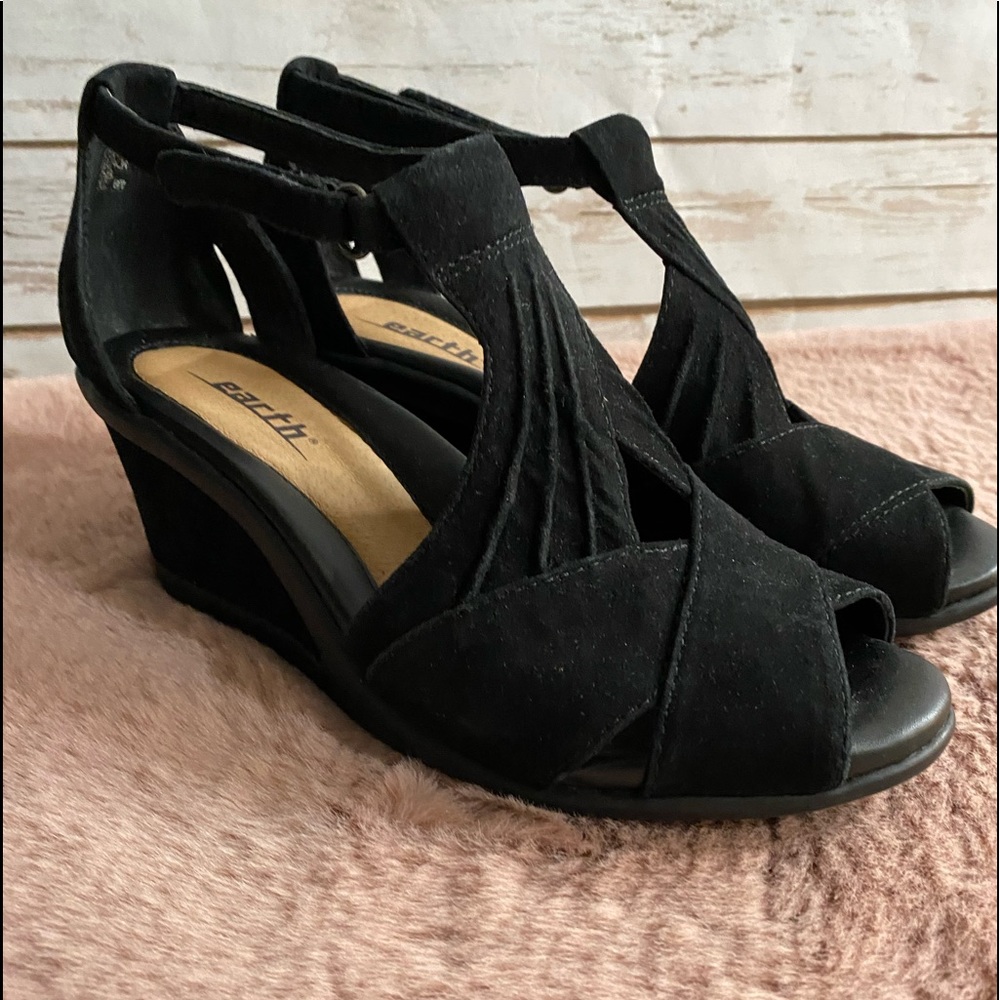 Women’s Classy Wedges/Heels 👠🌹